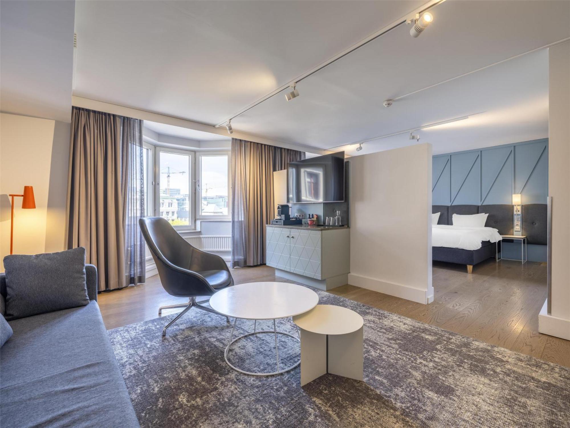 Junior Suite min 25 years of age acceptable